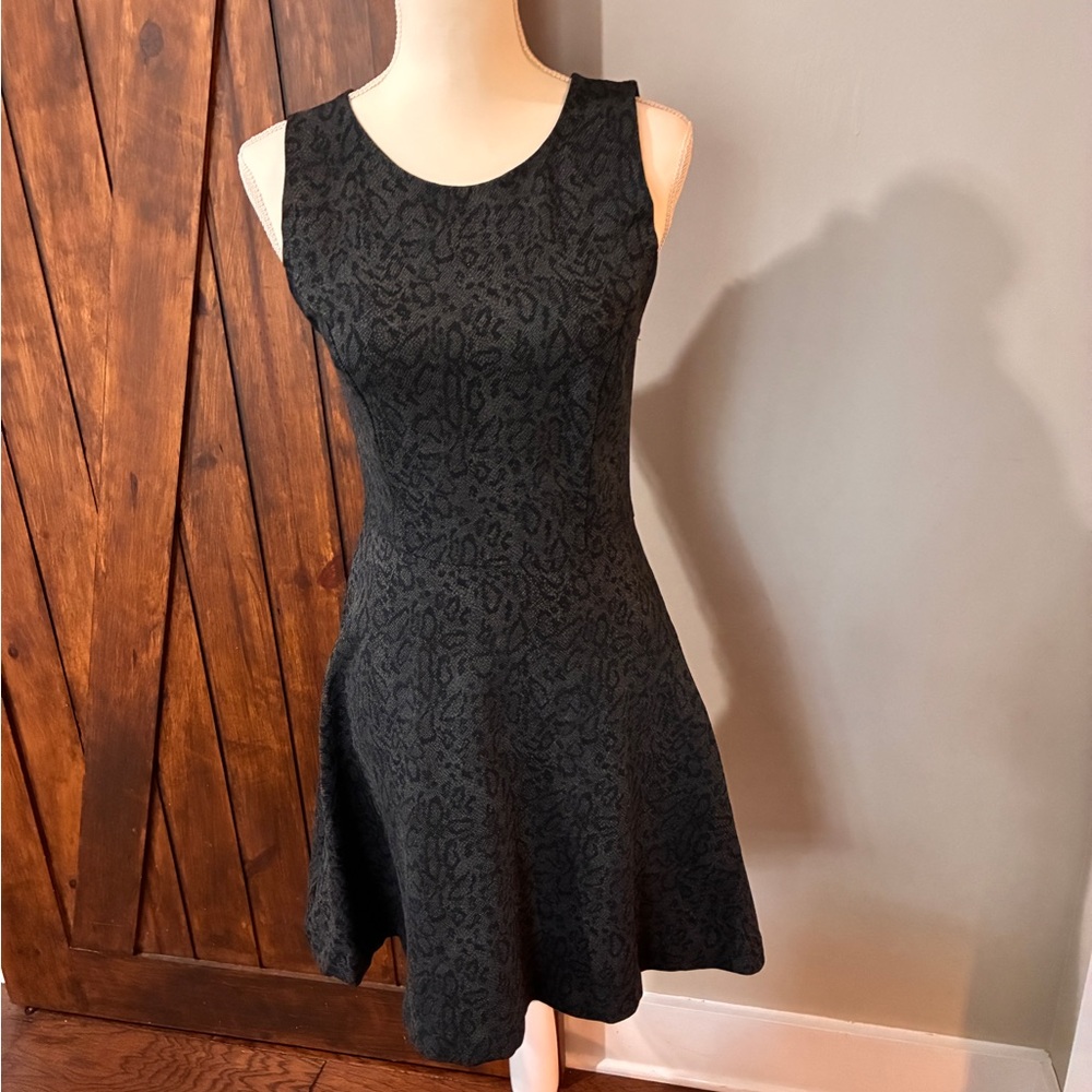 Classic Black Sleeveless Fit-and-Flare Dress With Black Leopard Print